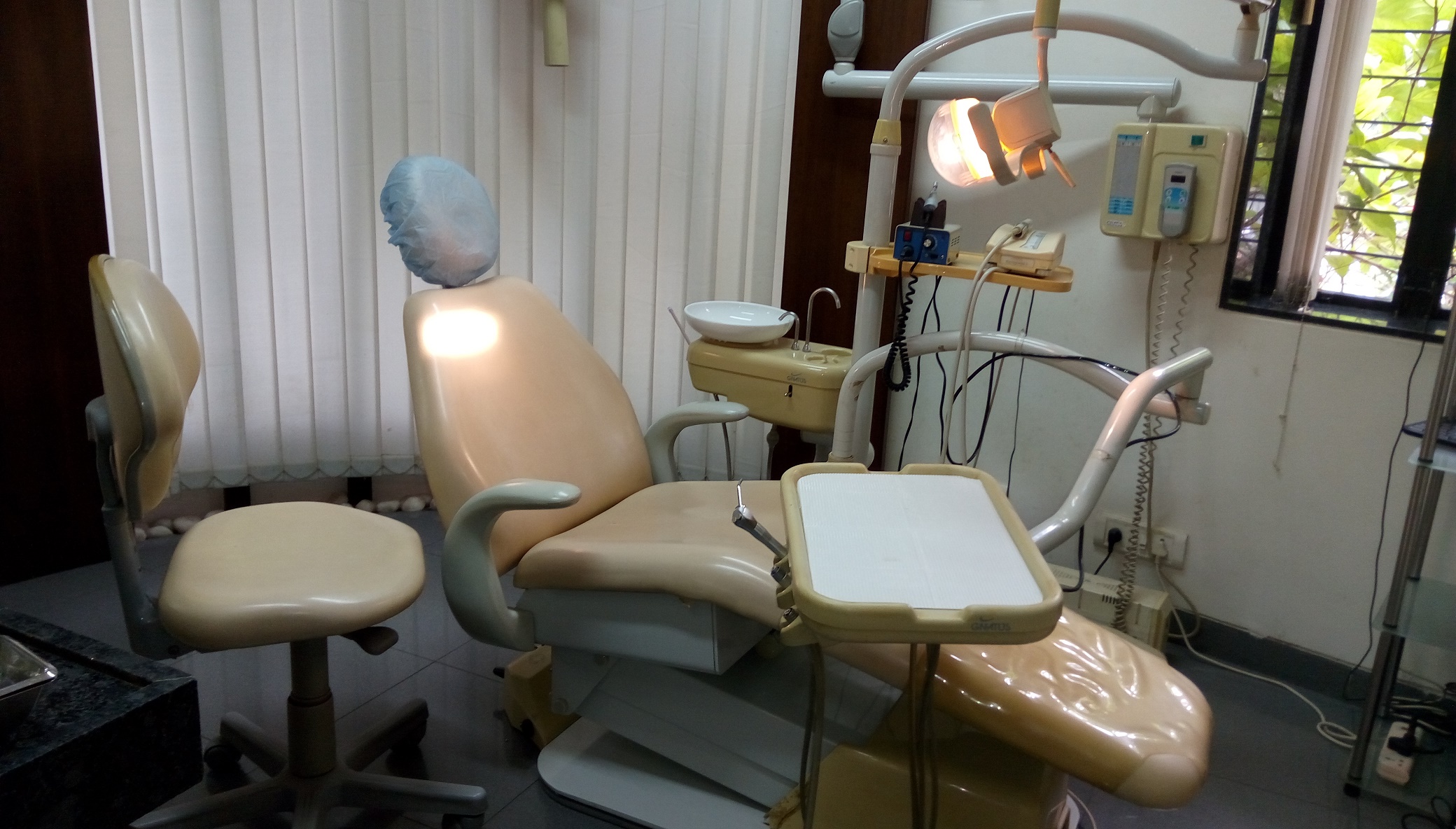 Used Dental Equipments For Sale At Andheri East, Mumbai